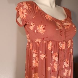 Torrid NWOT Super Soft Knit Flower Blouse